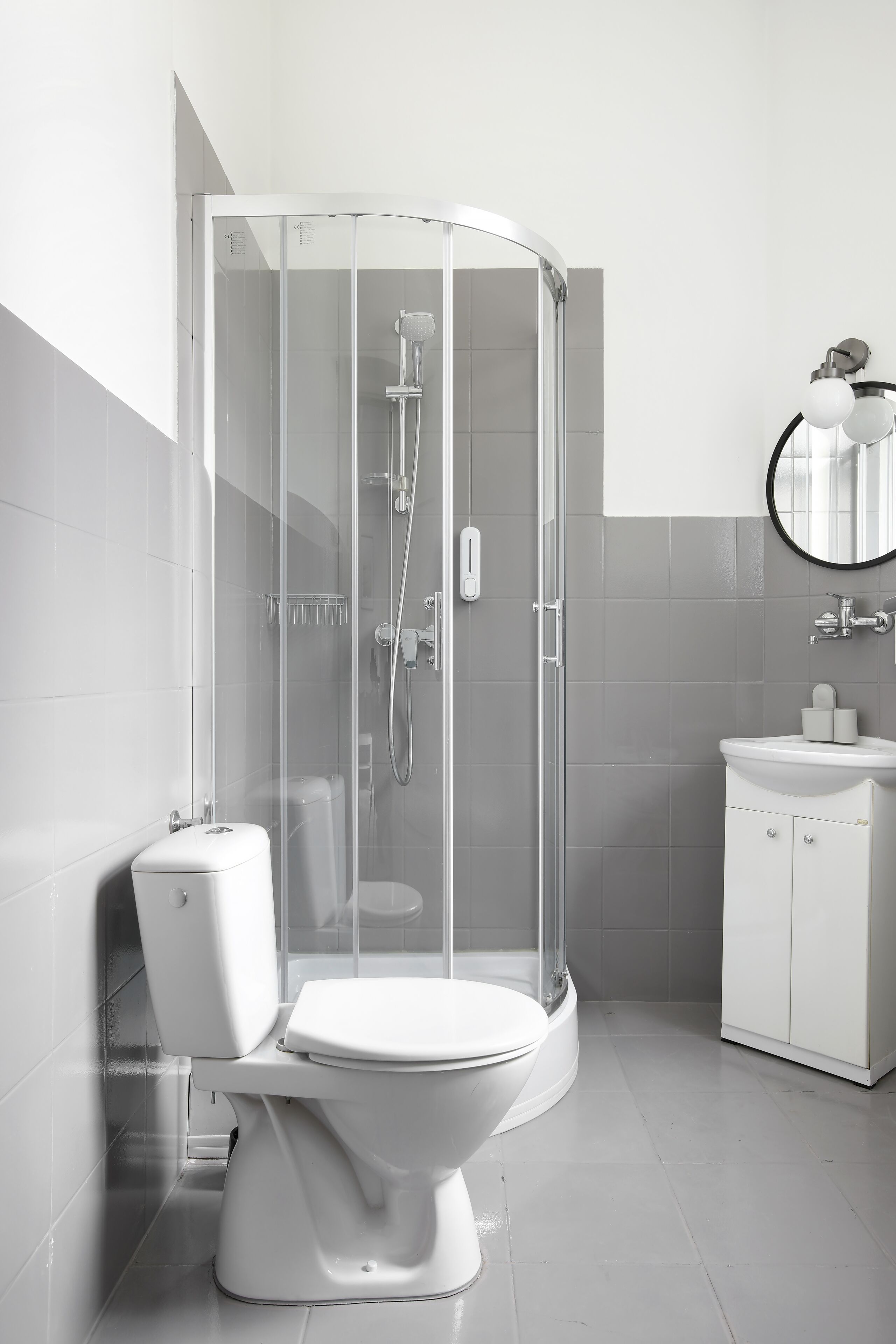 Family Quadruple Room | Bathroom | Shower, hair dryer, towels, soap