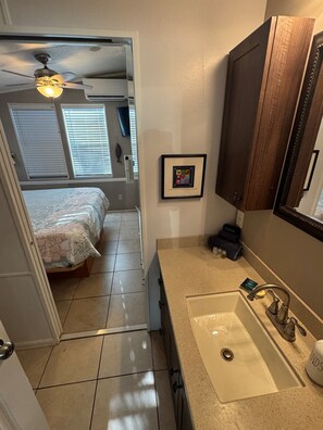 2 bedrooms, free WiFi, bed sheets - Pelican's Roost, Waterfront comfort at Venture Out (Cudjoe Key)