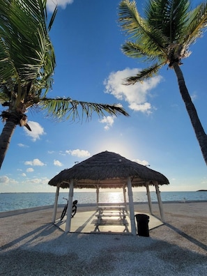 Beach nearby - Pelican's Roost, Waterfront comfort at Venture Out (Cudjoe Key)
