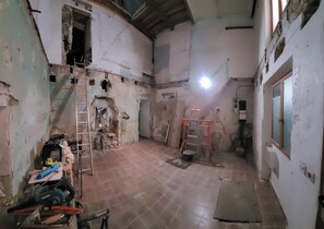 Interior - Square wooden chalet (Saint Alexis Des Monts)