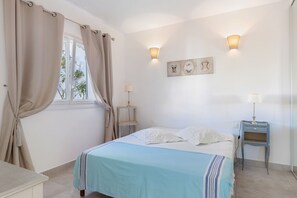 5 chambres, fer et planche à repasser, Wi-Fi gratuit, draps fournis