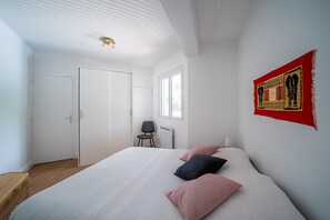 2 soverom, strykejern/-brett, wi-fi (inkludert) og sengetøy