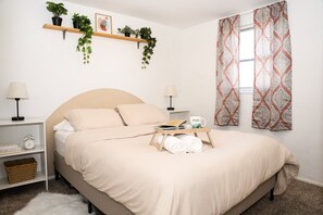 2 quartos, ferros/tábuas de passar roupa, Wi-Fi, roupa de cama