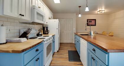 Timber Creek Escape Sisters Townhome pet friendly and great location