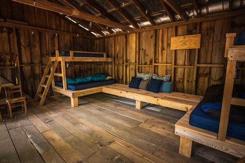 Bill's Cabin - 38 acres- hiking, mountain biking, waterfall