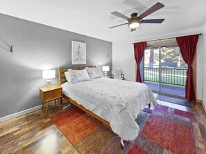 2 bedrooms, desk, iron/ironing board, WiFi