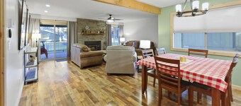 Fourth Sister Retreat - Great location with fireplace, community pool & hot tub