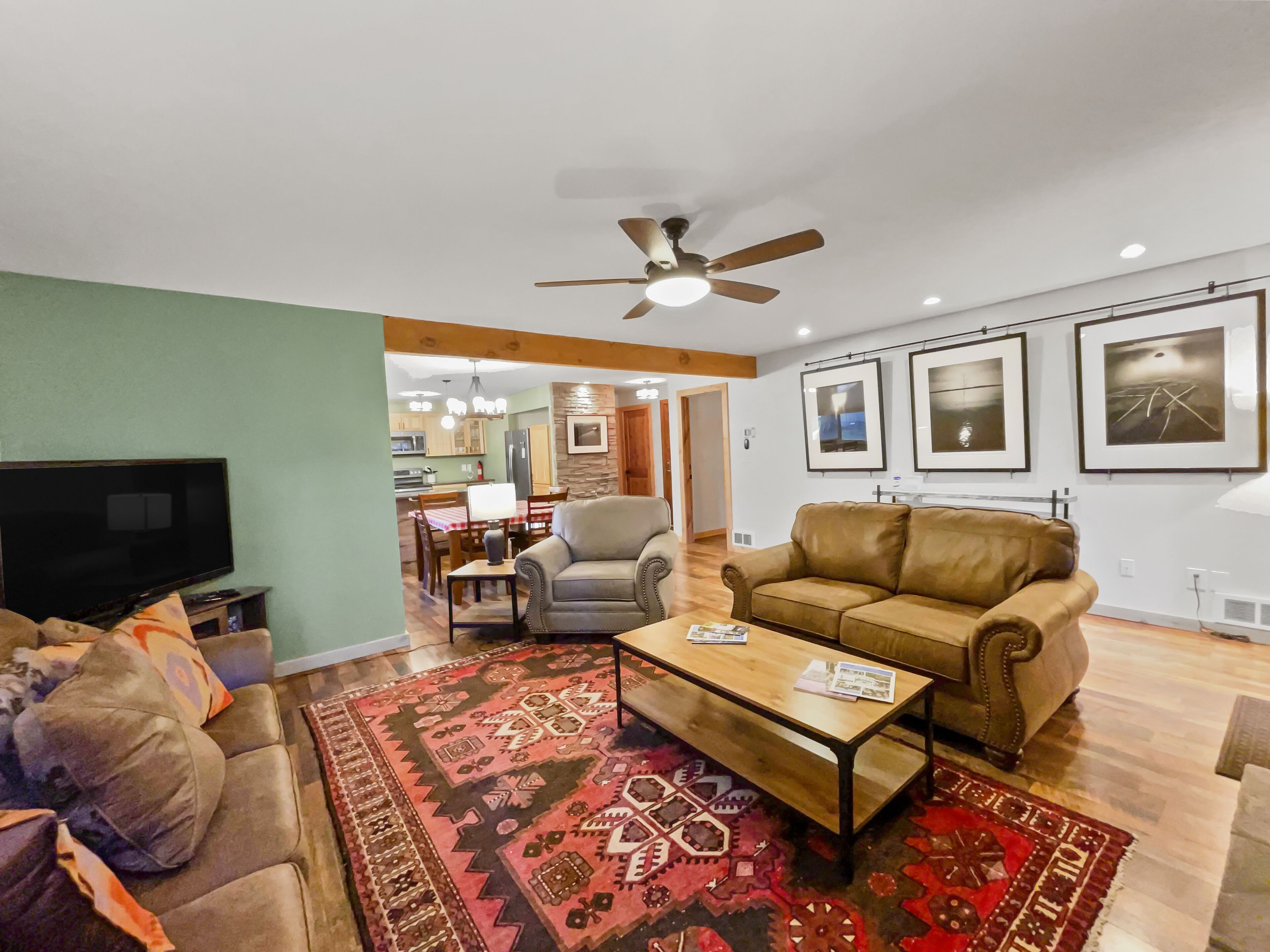 Télévision, cheminée