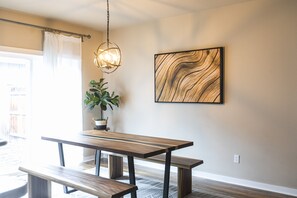 Dining - Adventure Basecamp in Sisters | Fireplace + Garage (Sisters)