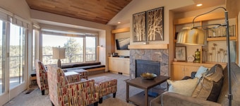 Deschutes River Views + Hot Tub | Eagle Crest