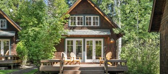 Metolius River Resort Cabin 2 Luxurious cabin on the Metolius River w/ fireplace
