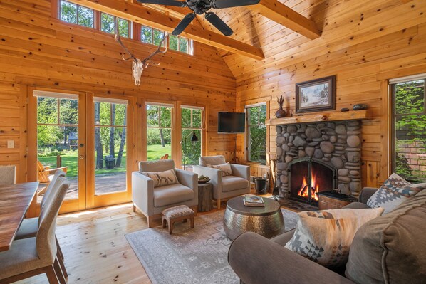 TV, fireplace, DVD player