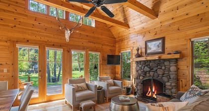 Metolius River Resort Cabin 2 – Nature Escape