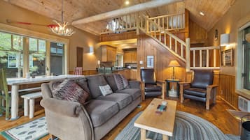 Fernseher, Kamin, DVD-Player