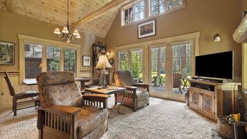 Fernseher, Kamin, DVD-Player, Stereoanlage