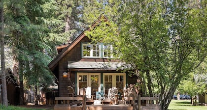 Metolius River Resort Cabin 10 Luxurious cabin on the Metolius River & fireplace