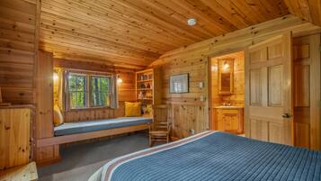 2 bedrooms, memory foam beds, free WiFi, bed sheets