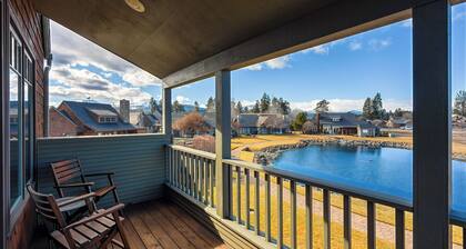 Big Mt View Condo View of the Mountains in Sisters, A/C, Gas Fireplace