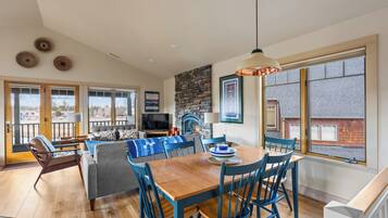 TV, fireplace, DVD player