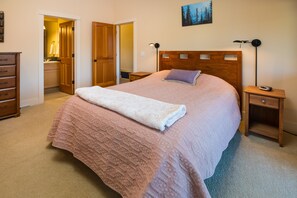 2 soverom, strykejern/-brett, wi-fi og sengetøy