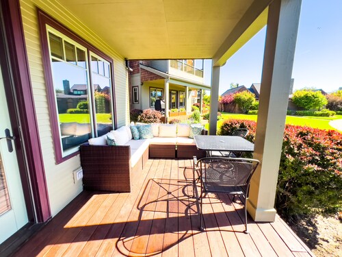 Ponderosa Sunset Retreat 2 bedroom 2 bath in Pine Meadow Village Sisters Oregon