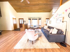 Télévision, cheminée