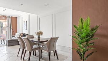 21st Century 808 | Parte interna