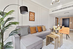 2 bedrooms, premium bedding, in-room safe, desk - Silkhaus 21st Century, DIFC Dubai (Dubai)