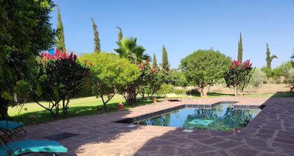 Maison Avec Piscine Privée, Jardin Arboré, Parking Clos à 2 kms D'amizmiz