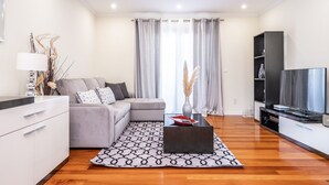 Living area - Uptown Sea View by Madeira Sun Travel (Funchal)