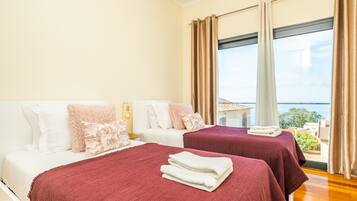 2 bedrooms, iron/ironing board, WiFi (free), bed sheets