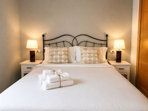 2 Schlafzimmer, Bügeleisen/Bügelbrett, kostenloses WLAN