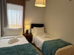 2 bedrooms, iron/ironing board, free WiFi, bed sheets