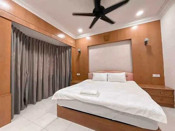 4 bedrooms, WiFi, bed sheets