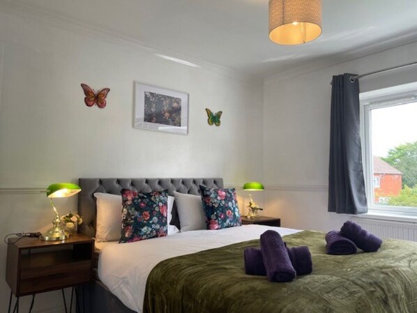 3 chambres, fer et planche à repasser, Wi-Fi, draps fournis