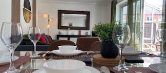 Charming Large 3 Bedroom House /Garden FAUNERS, BASILDON, ESSEX SS165AP