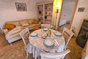 Dining - Appartamento Il Gufo by Theater Home - with marvellous lake view (Tignale)