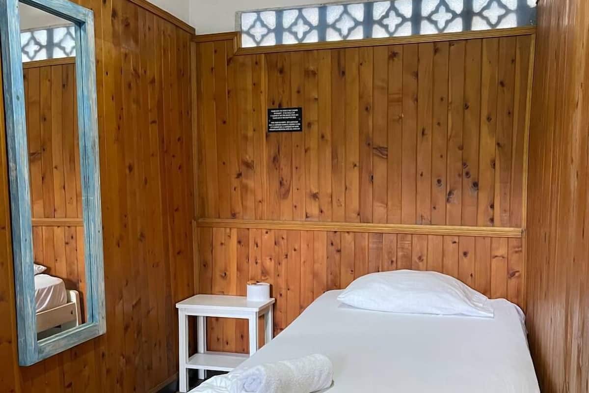 Standaard kamer, gemengde slaapzaal, niet-roken, gedeelde badkamer | Hypoallergeen beddengoed, een strijkplank/strijkijzer, gratis wifi