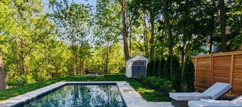 Evermore Guest House- Relax Poolside in Town