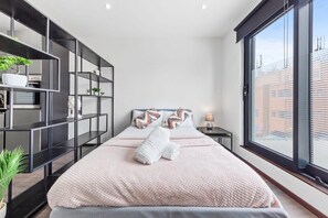 1 chambre, fer et planche à repasser, Wi-Fi, draps fournis