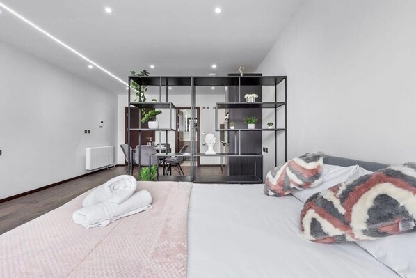 1 bedroom, iron/ironing board, WiFi, bed sheets