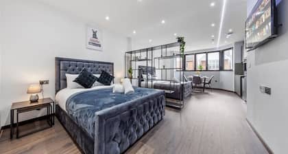 Serviced Studio Flat near London Northern Line