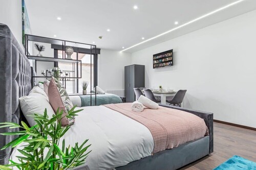 Modern Studio Suite near Euston Central London