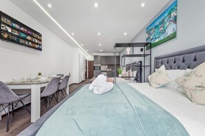 1 室のベッドルーム、アイロン / アイロン台、WiFi、ベッドシーツ