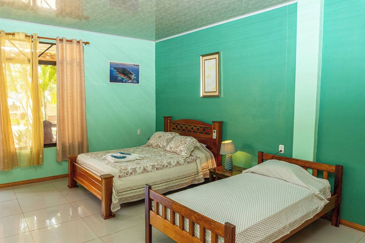 Free WiFi, bed sheets