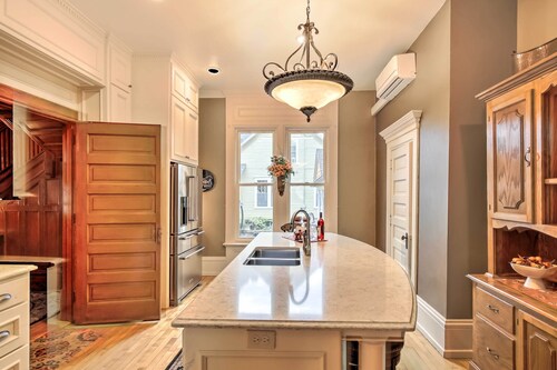 Dog-friendly Home w/ Balcony & Yard in Surgeon Bay