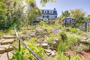 Property grounds - Berkeley Home w/ Garden, Close to San Francisco! (Berkeley)