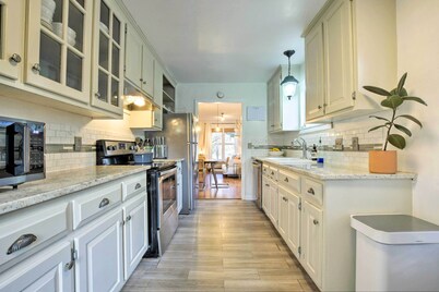 Home With Outdoor Oasis in Downtown Raleigh!