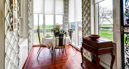 Bowling Green House w/ Shared Pool!