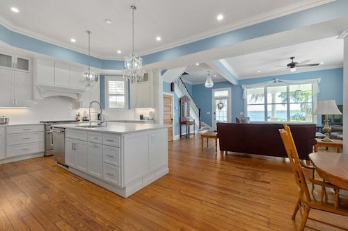 Historic St. Johns River Retreat | Dock, Boat Access & Pet Friendly